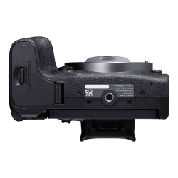 CAMARA CANON R10 + LENTE RF-S 18-45 f/4.5-6.3 IS STM