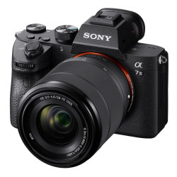 CÁMARA SONY A7III + LENTE FE 28-70MM